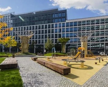 Self Check-in, Danube Bank, Free Parking 브라티슬라바