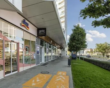 Self Check-in, Danube Bank, Free Parking 아파트